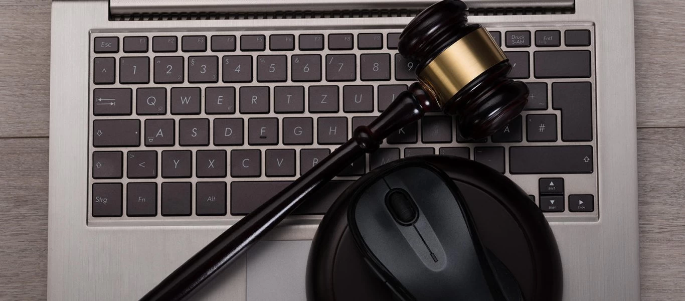 «Σφίγγει» ο κλοιός - Ξεκινούν οι ηλεκτρονικοί πλειστηριασμοί